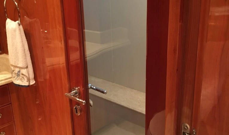 82 Monte Fino VIP Shower