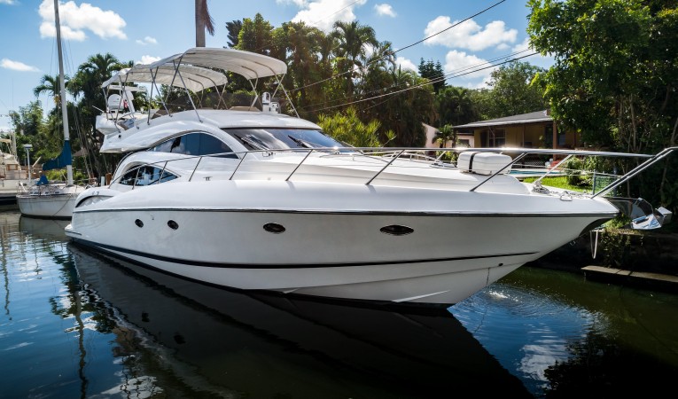 56 Sunseeker Profile Bow