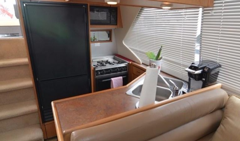40 Bayliner Galley