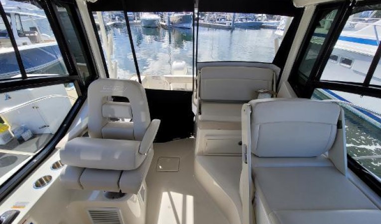 32 Boston Whaler 