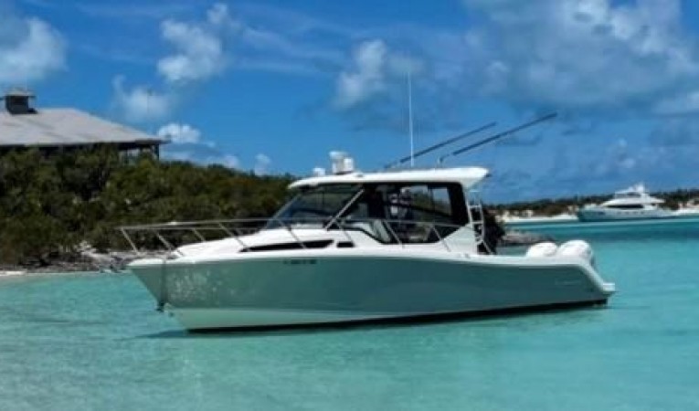32 Boston Whaler 