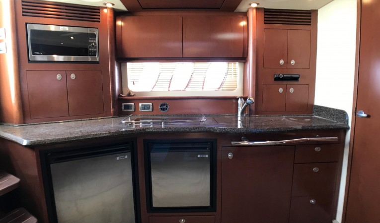 40 Sea Ray Ref sep freezer and Microwave
