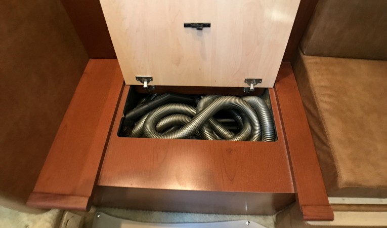 40 Sea Ray Central Vac