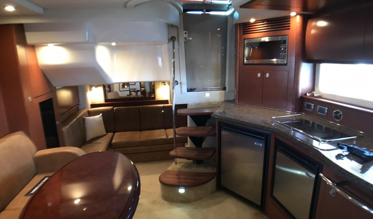 40 Sea Ray Aft view salon