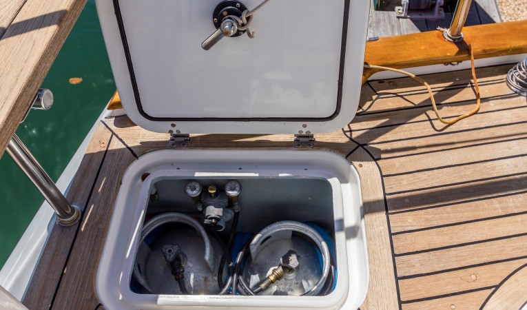 60 Farr Propane Locker on Stern