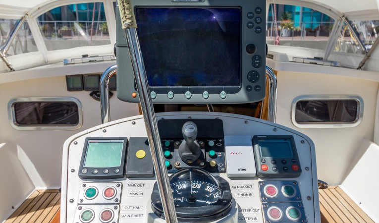 60 Farr Sailing Center w Hydraulic Furling Controls