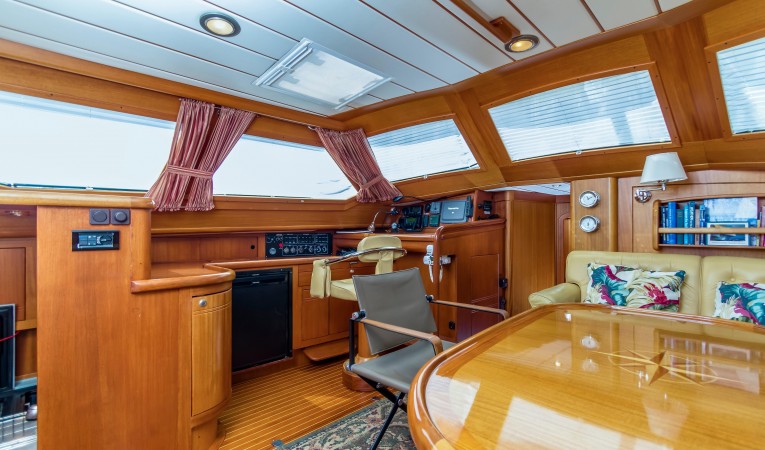 60 Farr Lots of Window Views