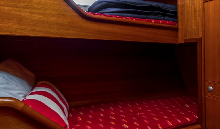 60 Farr Aft Guest Bunks