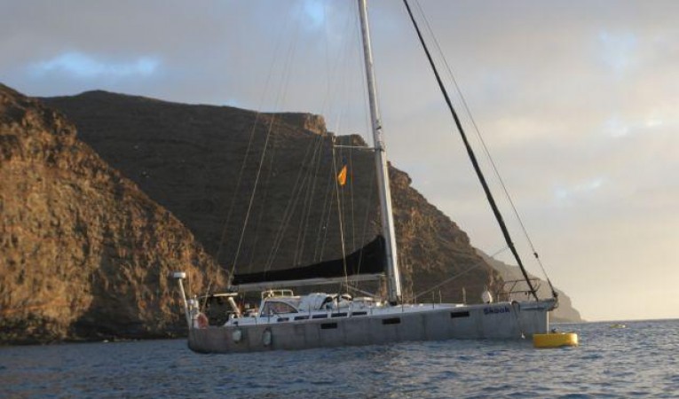 48 Berckemeyer Anchored