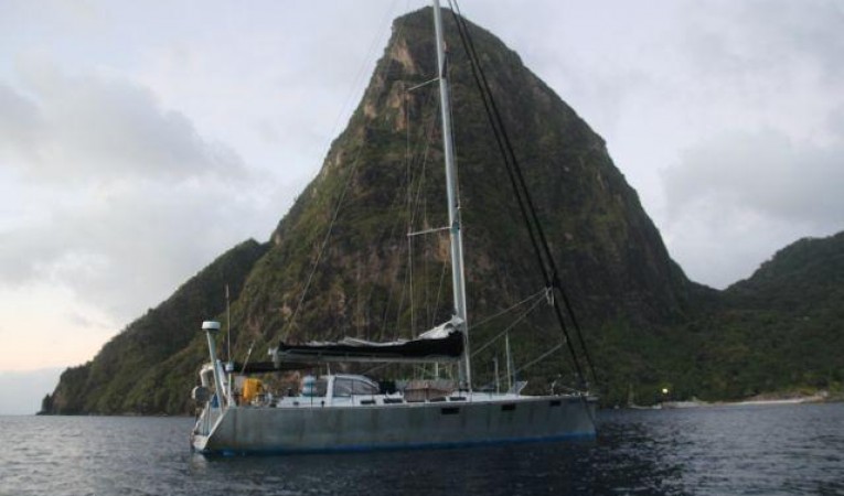 48 Berckemeyer Anchored