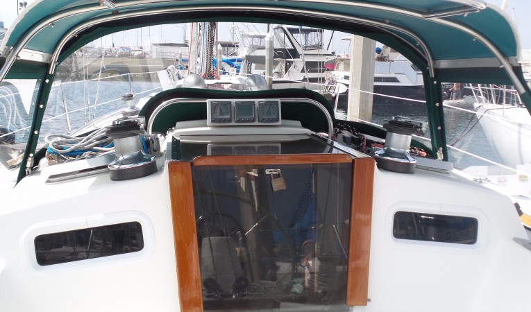 40 J Boats Under Dodger