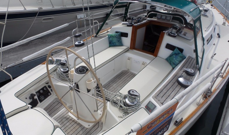 40 J Boats Cockpit