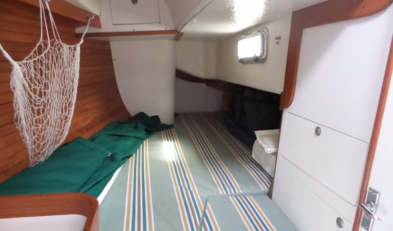 40 J Boats Quarter berth