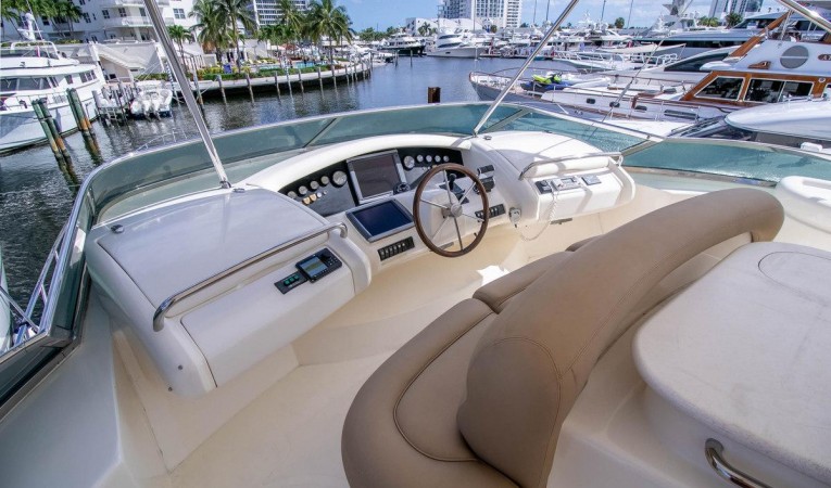80 Azimut 
