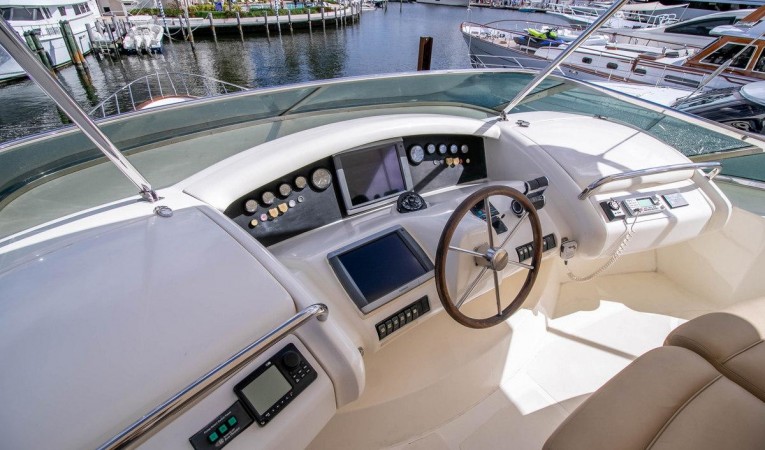 80 Azimut 