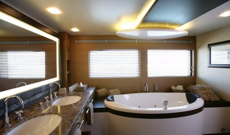 132 Tamsen Yachts master bathroom
