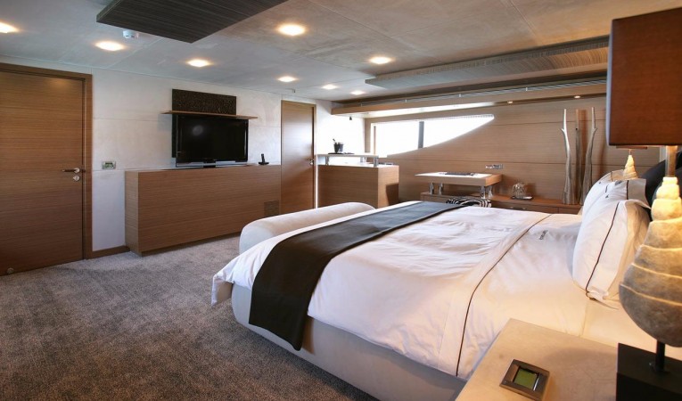 132 Tamsen Yachts Master Stateroom