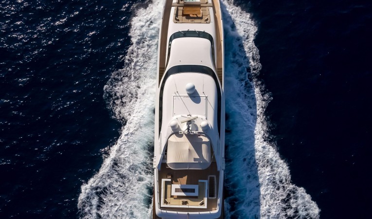132 Tamsen Yachts Overhead Running