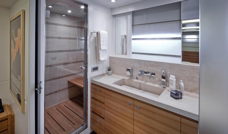 86 Cantiere delle Marche Master Bath