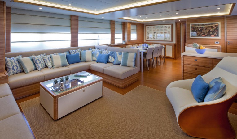 86 Cantiere delle Marche Main Salon