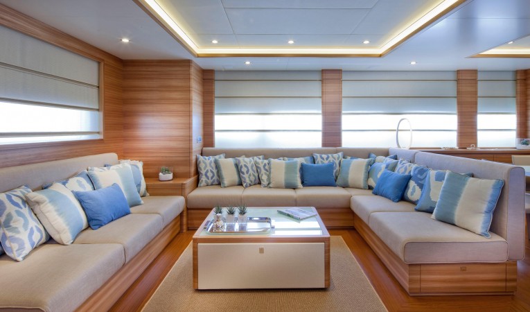 86 Cantiere delle Marche Main Salon