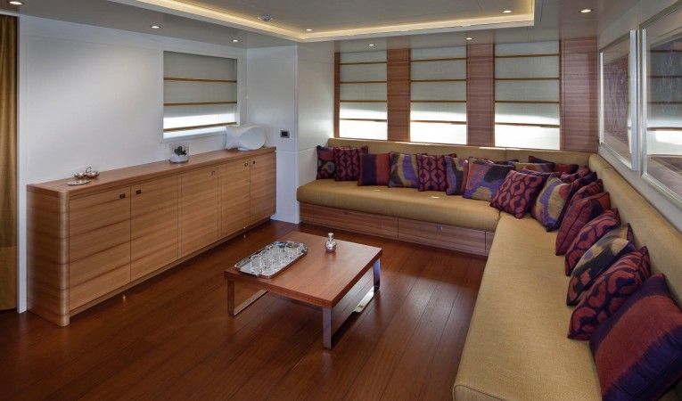 86 Cantiere delle Marche Skylounge