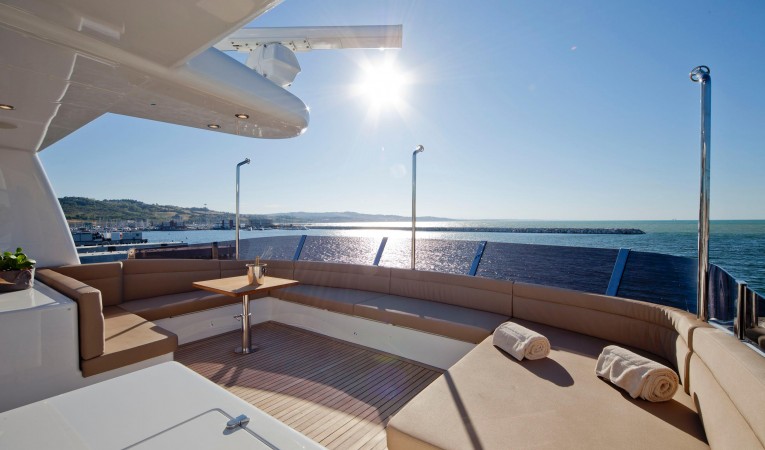 86 Cantiere delle Marche Sun Deck