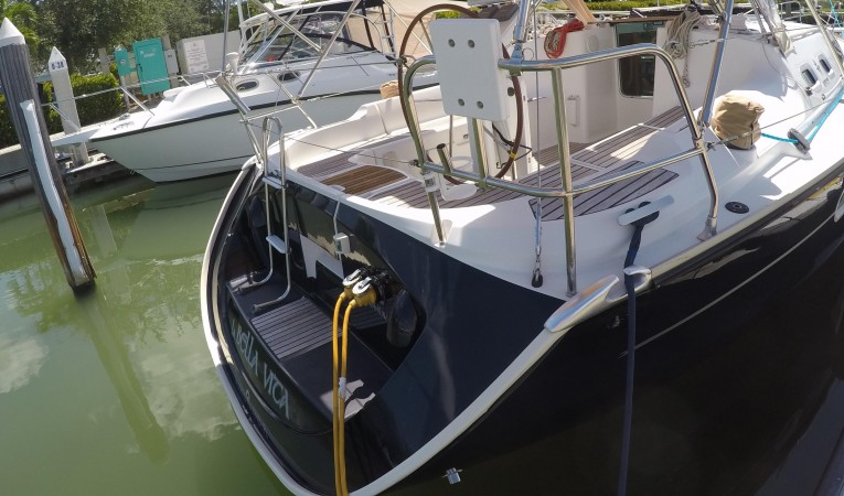 37 Jeanneau Stern transom