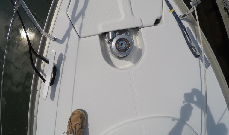 37 Jeanneau Fore Deck with windlass