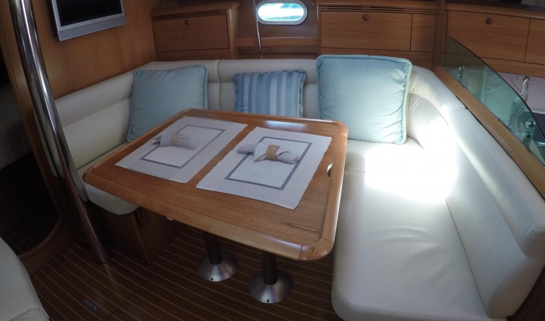 37 Jeanneau Starboard salon seating