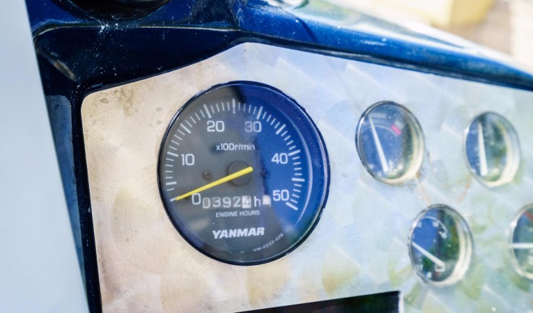 41 Sealine Stbd Hours