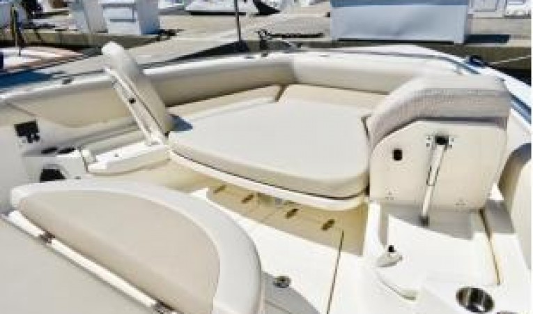 42 Boston Whaler 
