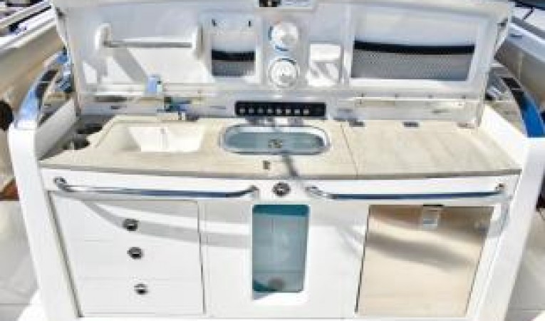 42 Boston Whaler 