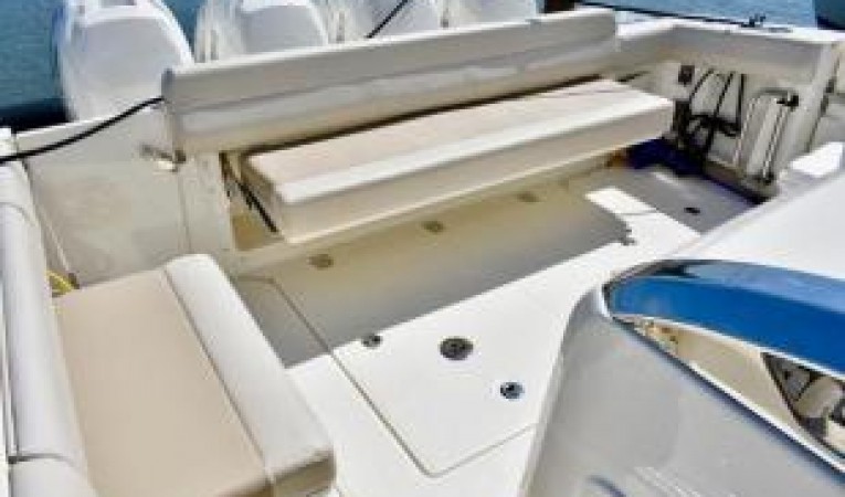 42 Boston Whaler 