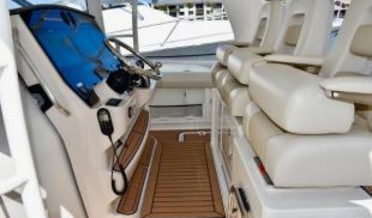 42 Boston Whaler 