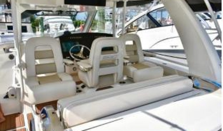 42 Boston Whaler 