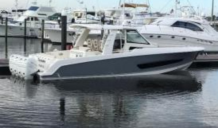 42 Boston Whaler 