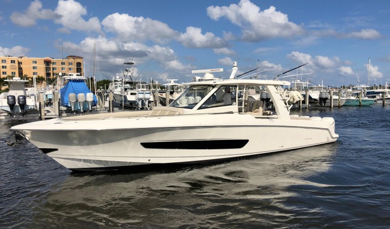 42 Boston Whaler 
