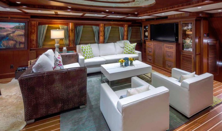115 Trinity Yachts 
