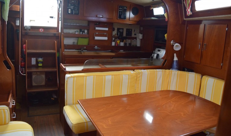 52 Amel So\alon Dinette