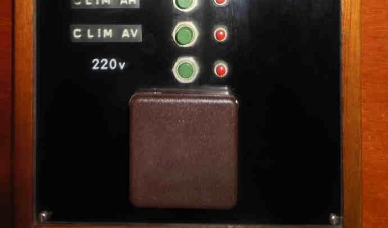 52 Amel Elec Panel-2