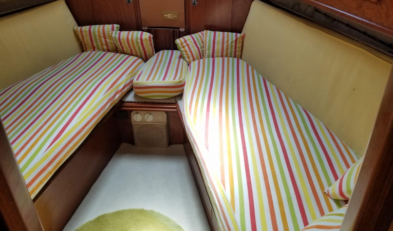 52 Amel Forward Cabin