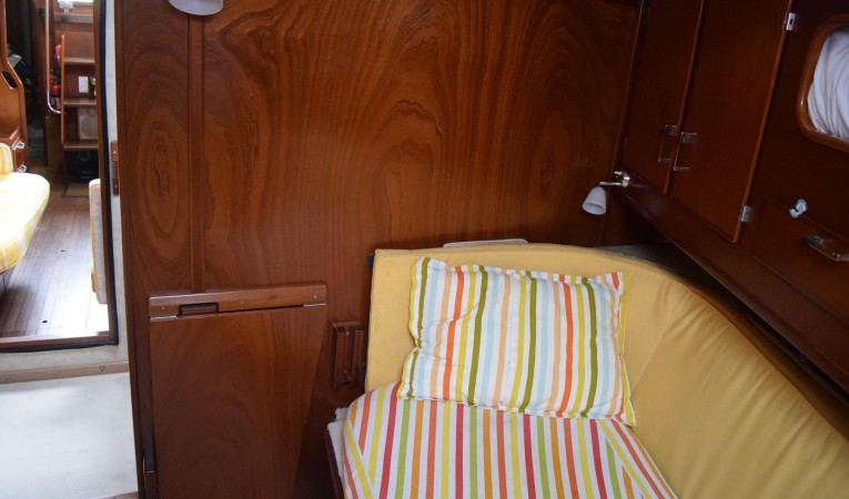 52 Amel Forward Cabin-3