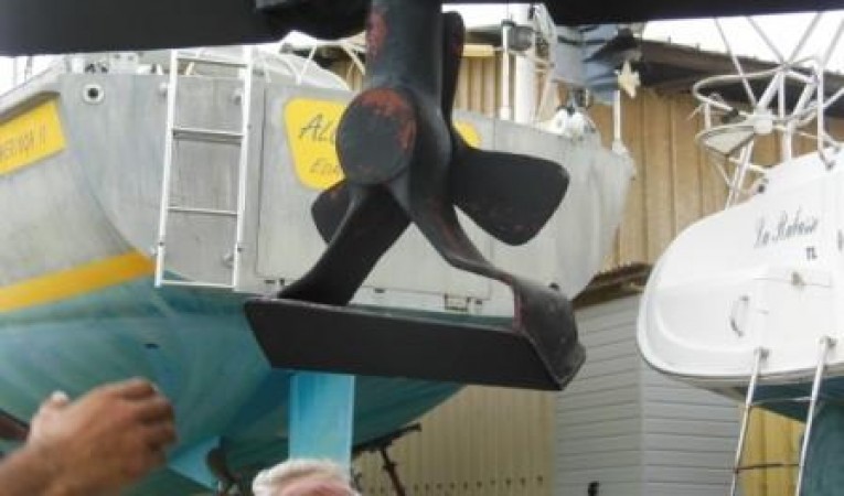 52 Amel Bow thruster