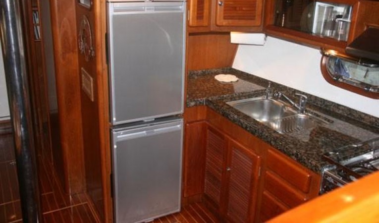 52 Seahorse Galley - regrig/freezer