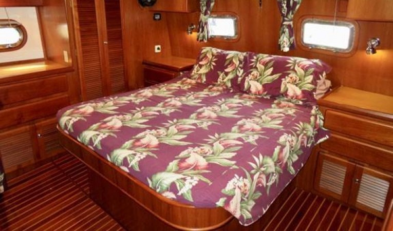 52 Seahorse Master cabin-2