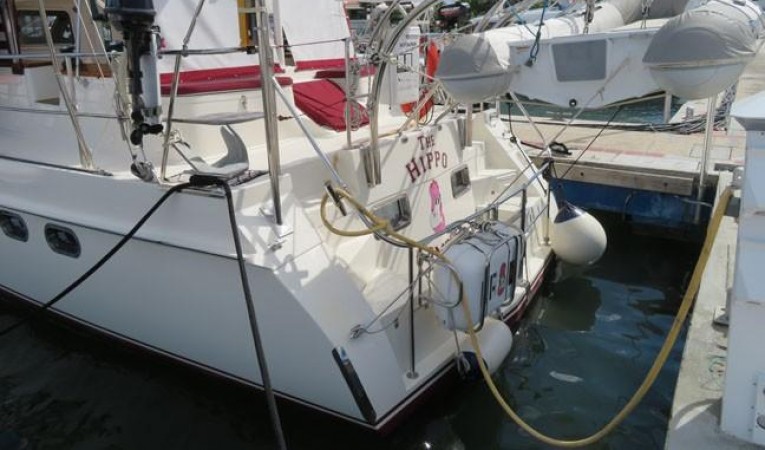 52 Seahorse Aft view - swim paltform