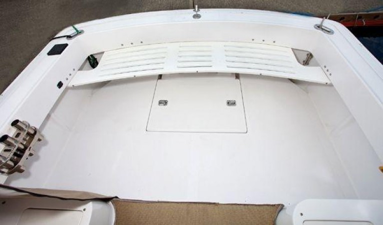 30 Mainship aft transom with seat inside for fishing