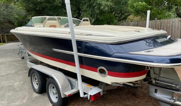 23 Chris-Craft 