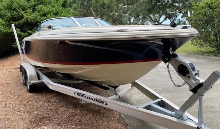 23 Chris-Craft 